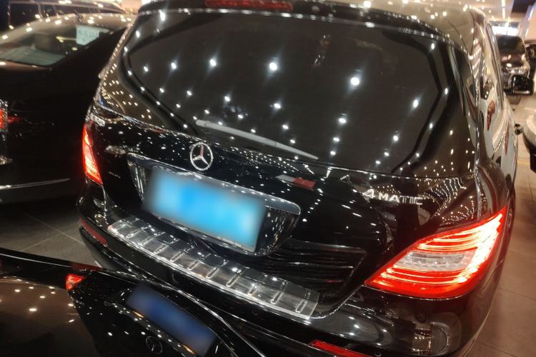 Used Mercedes-Benz R-Class 2017 R 320 4MATIC Business Edition Prestige Model Rear