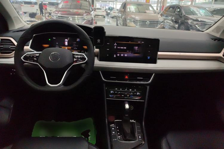 Used Volkswagen Tharu 2023 300TSI Two-Wheel-Drive Moonlight Edition Center Console