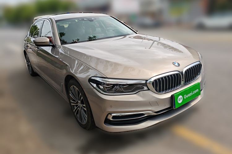 Used BMW 5 Series 2018 Facelifted 530Li Luxury Edition Premium Package Front Right 45 Deg