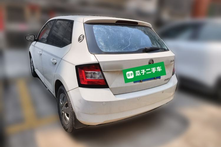 Used Skoda Fabia 2015 1.4L Manual Front-Wheel Drive Model Rear Left 45 Deg