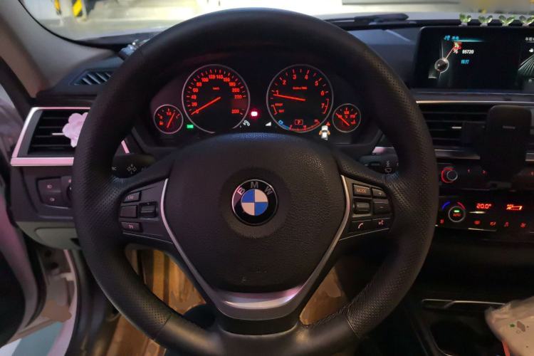 Used BMW 3 Series 2016 320Li Luxury Design Package
