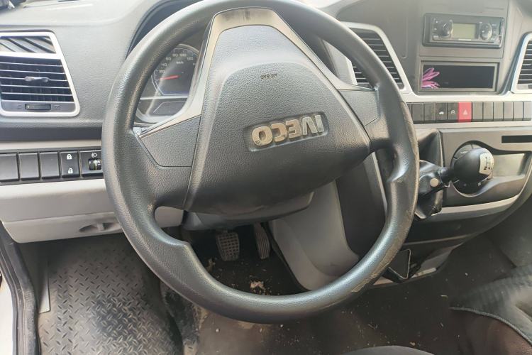 Used Iveco Power Daily 2017 2.5T Deluxe A37 High-Roof 6-7 Seater Bus 47Z5