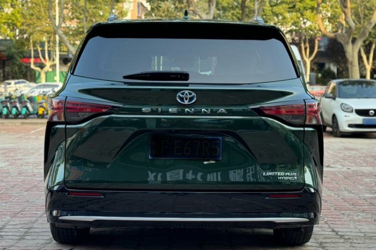 Used Toyota Sienna 2021 2.5L Hybrid Ultimate Edition