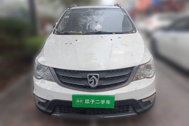 Used Baojun 730 2014 1.5L manual luxury trim 7 seats Front