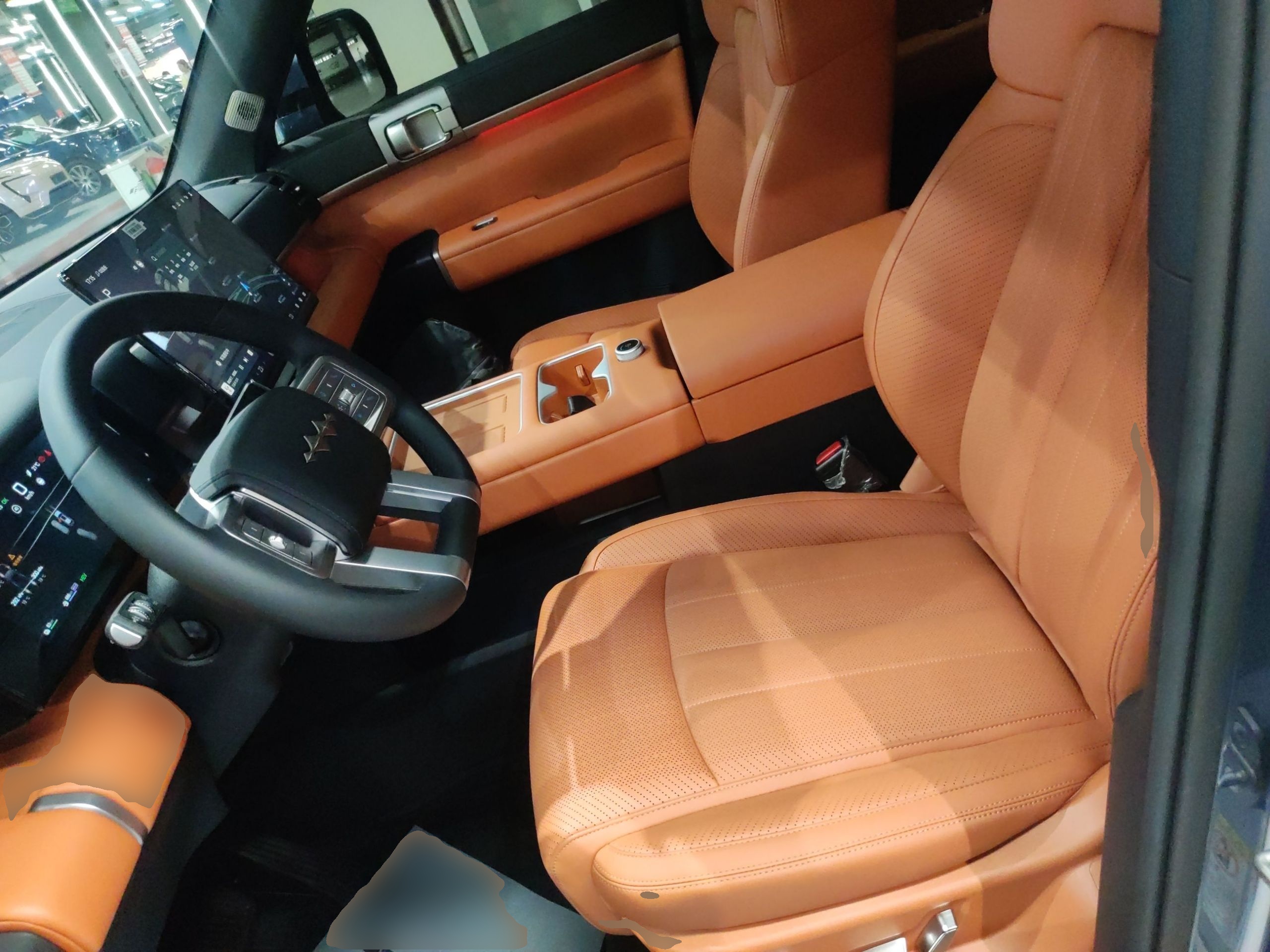 المقاعد الأمامية داخل السيارة