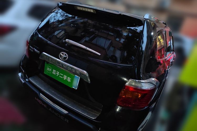 Used Toyota Highlander 2011 2.7L Two-Wheel Drive 7-Seater Luxury Edition Rear Right 45 Deg