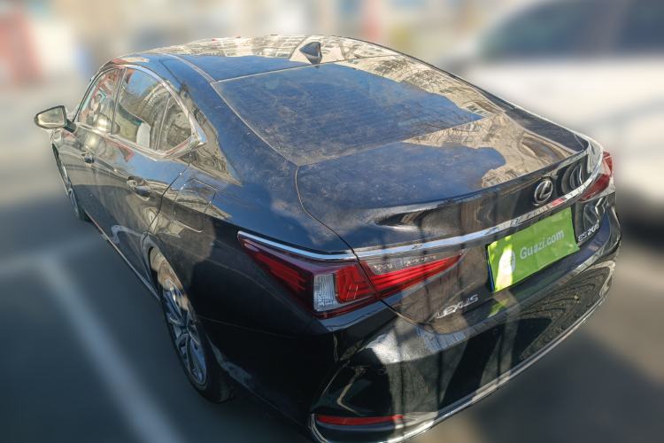 Used Lexus ES 2024 200 Premium Edition Rear Left 45 Deg