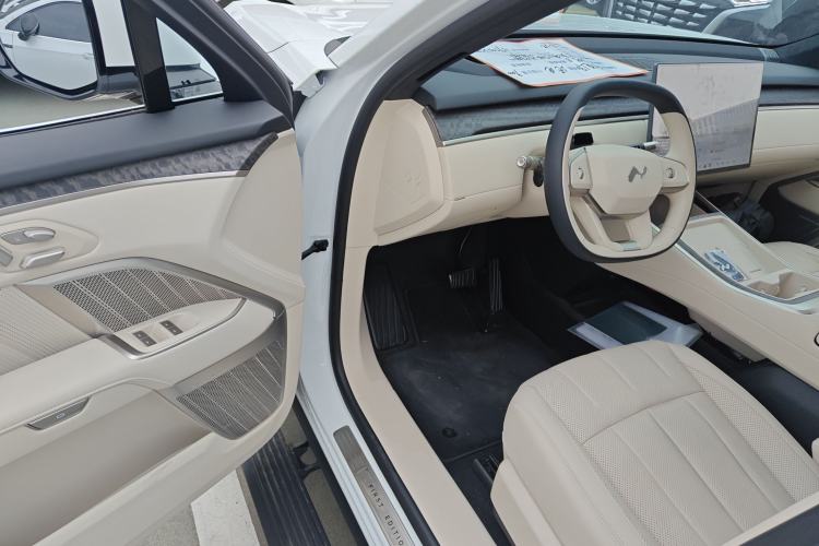 Used ONVO Luxeed L90 2025 Model—Ultra Six-Seater Version Driver Seat