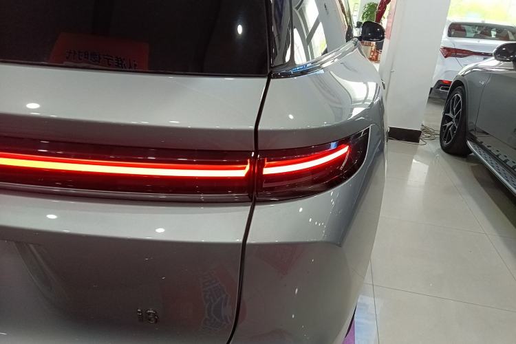 Used Li Auto i8 2025 Model Standard Version
