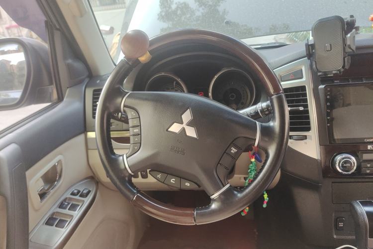 Used Mitsubishi Pajero 
