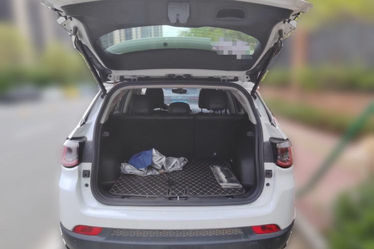 Used Jeep Compass 2017 200T Automatic Family Edition
