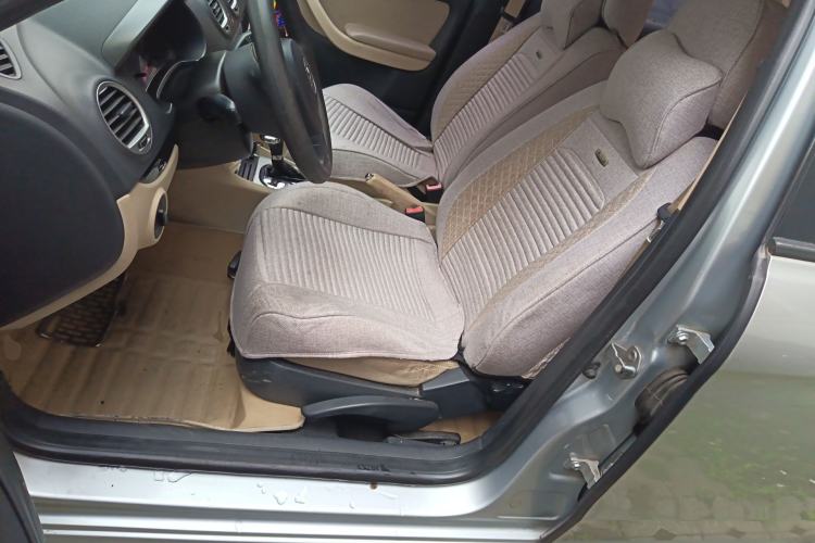 Used Volkswagen Lavida 2011 1.6L Automatic PinYou Edition Driver Seat