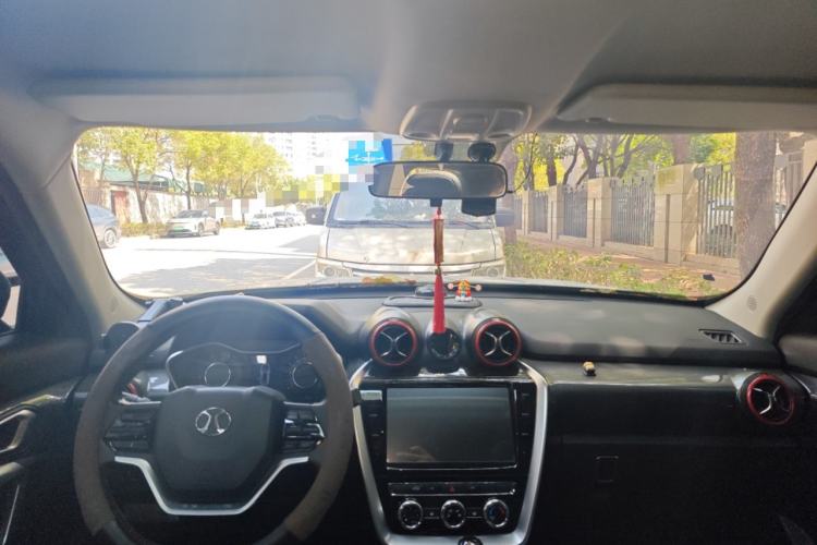 Used BAIC Off-Road BJ20 2016 1.5T CVT Luxury Model Center Console