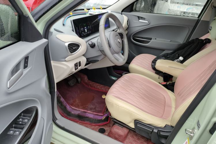 Used ORA White Cat 2022 Upgraded Model 305km Range Luxury Version Lithium-Ion Battery