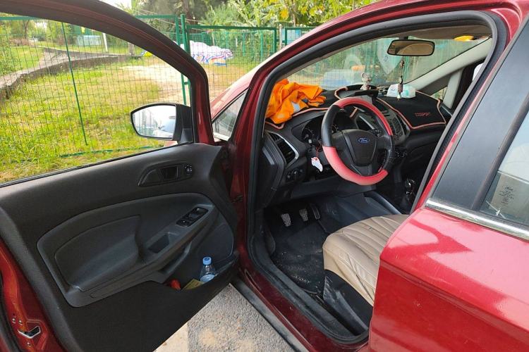 Used Ford EcoSport 2013 1.5L Manual Comfort Model
