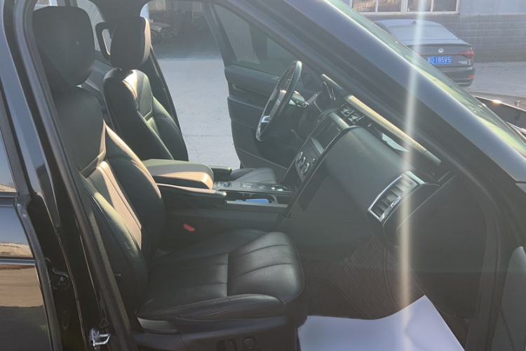 Used Land Rover Discovery 2018 2.0T SE
