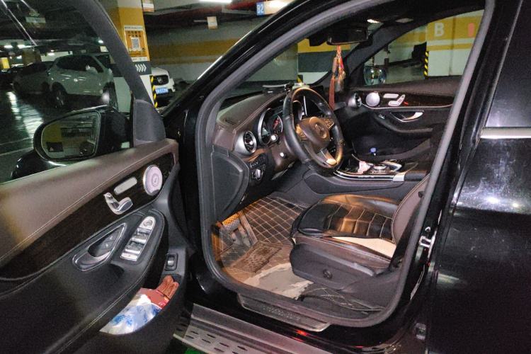 Used Mercedes-Benz GLC 2017 GLC 260 4MATIC Luxury Model Driver Seat