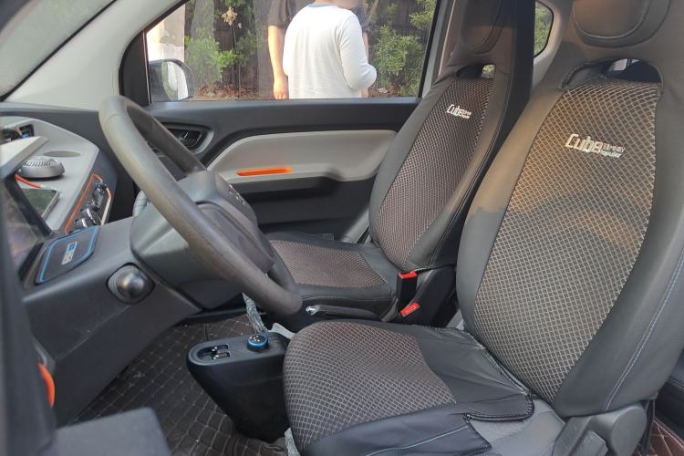 Used Wuling Hongguang MINIEV 2020 Enjoyment Model Lithium Iron Phosphate Left Front Seat