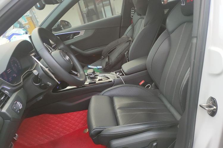 Used Audi A4L 2023 40 TFSI Luxury Dynamic Model
