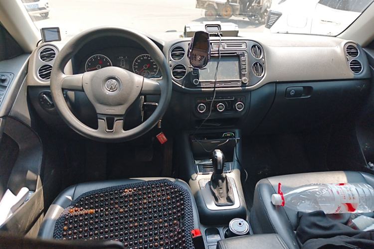 Used Volkswagen Tiguan 2015 1.8TSI Automatic Two-Wheel Drive Trend Edition Center Console