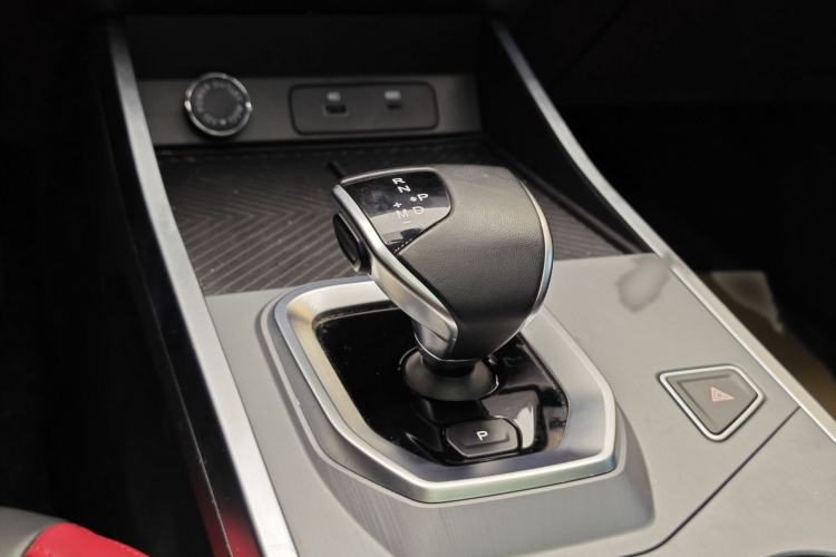 Used JETOUR Dashing 2024 1.5T DCT Starlight Shine Pro Edition
