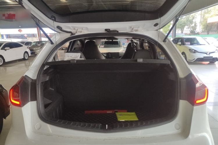 Used Livan X3 PRO 2022 1.5L Manual Little Cutie
