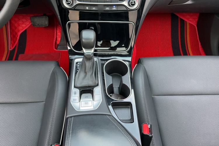 Used Hyundai Tucson 2019 280TGDi Dual-Clutch Two-Wheel Drive Fashion Edition China VI Standard Gear Lever