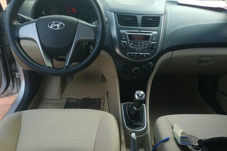 Used Hyundai Verna (older generation) 2014 1.4L Manual Smart GLS Trim