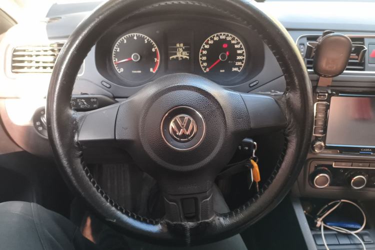 Used Volkswagen Sagitar 2012 1.6L Manual Comfort Model Steering Wheel