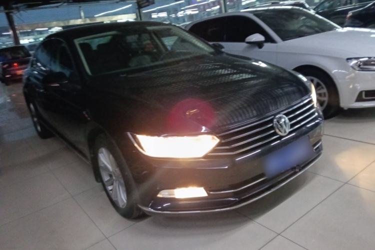 Used Volkswagen Magotan 2017 330TSI DSG Leading Model
