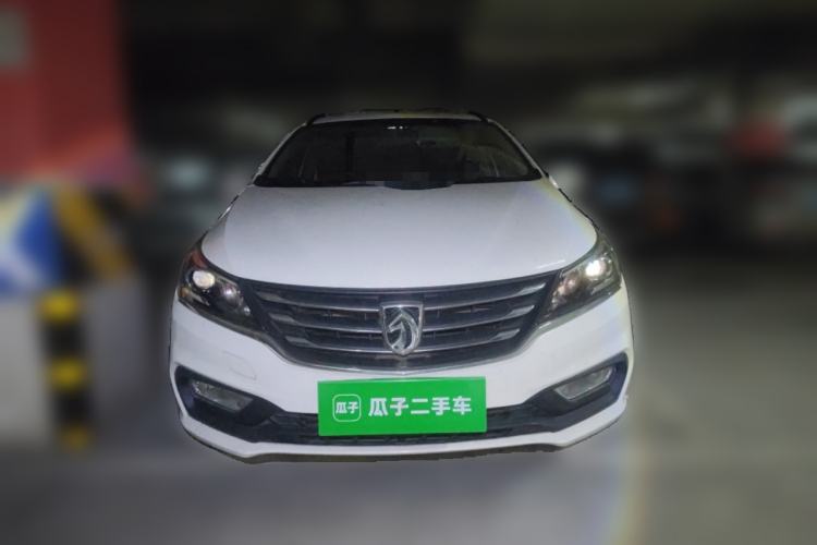 Used Baojun 310W 2017 1.5L Manual Fashion Edition China VI
