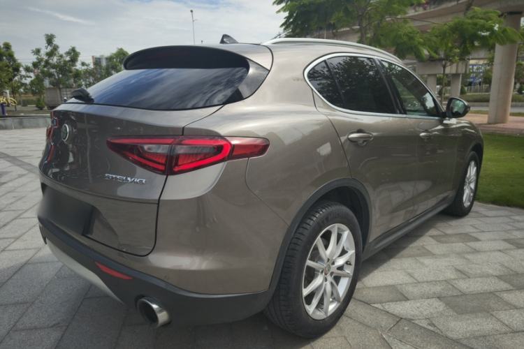 Used Alfa Romeo Stelvio 2017 2.0T 280HP Luxury Edition
