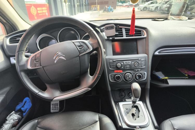 Used Citroen C4L 2014 1.8L Intelligent Drive Automatic Dynamic Model Center Console