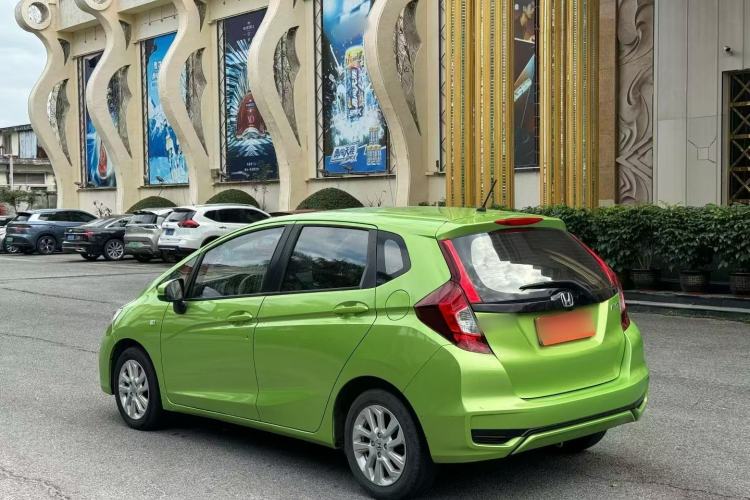 Used Honda Fit 2018 1.5L CVT Comfort Sunroof Version Exterior 4