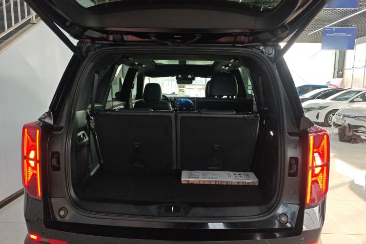 Used GAC Trumpchi GS8 2024 Linghang Series 2.0 TGDI Two-Wheel Drive Luxury Smart Connectivity Version Trunk