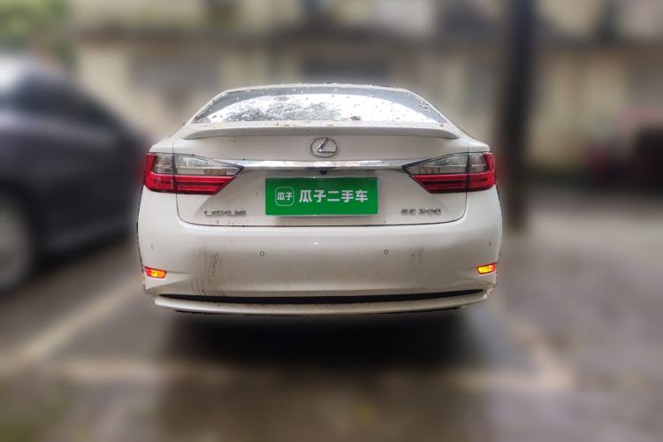 Used Lexus ES 2015 200 Elite Edition Rear