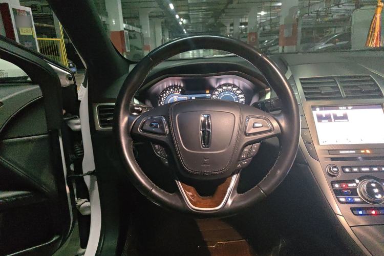 Used Lincoln MKZ 2017 2.0T Luxury Edition Steering Wheel
