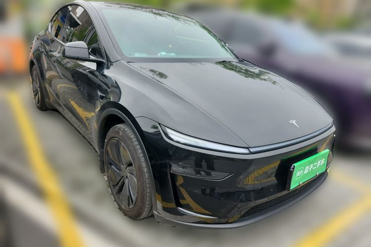 Used Tesla Model Y 2025 Rear-Wheel-Drive Version Front Right 45 Deg