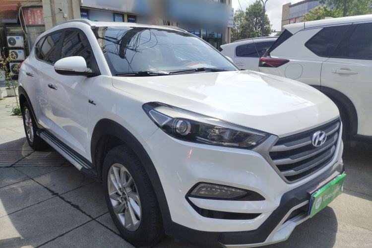 Used Hyundai Tucson 2015 1.6T Dual-Clutch Two-Wheel-Drive Smart Model Exterior 1