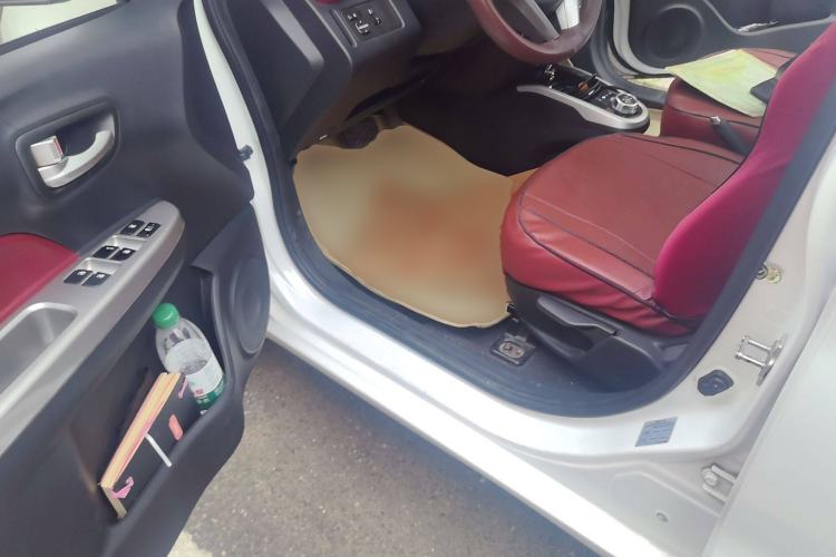 Used CHANGAN Benni 2015 1.4L IMT Sunroof Version China V Standard
