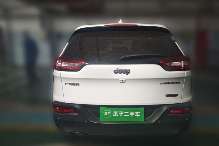 Used Jeep Cherokee 2016 2.0L Superior Edition Rear