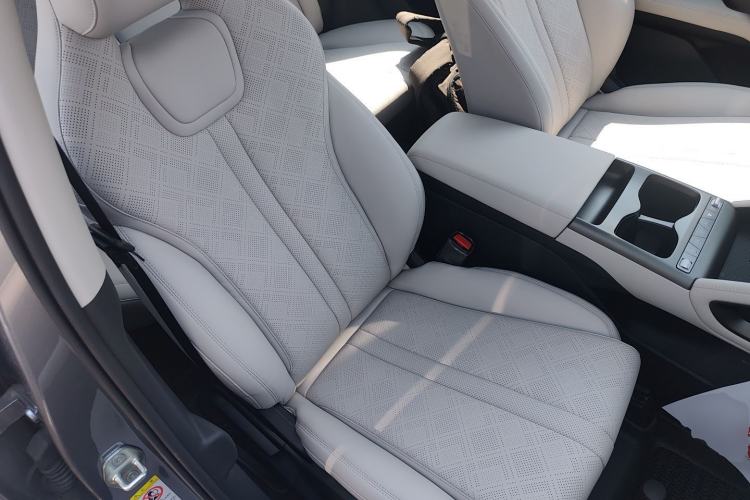 Used BYD Yuan UP 2025 Intelligent Driving Version 401 km Leading Edition