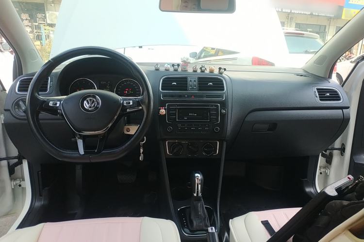 Used Volkswagen Polo 2016 1.6L Automatic Comfort Model
