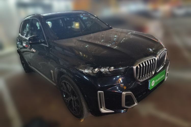 Used BMW X5 2023 xDrive 30Li Luxury M Sport Package
