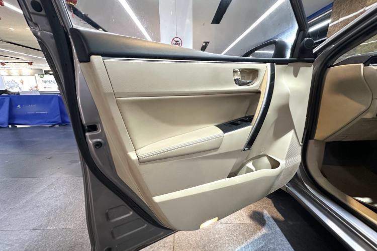 Used Toyota Corolla 2014 1.6L CVT GLX-i
