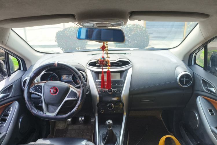 Used BYD Yuan 2016 1.5L Manual Comfort Model Center Console