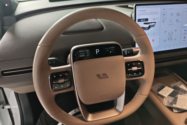 Used Li Auto i6 2025 Model Two-Wheel-Drive Standard Type
