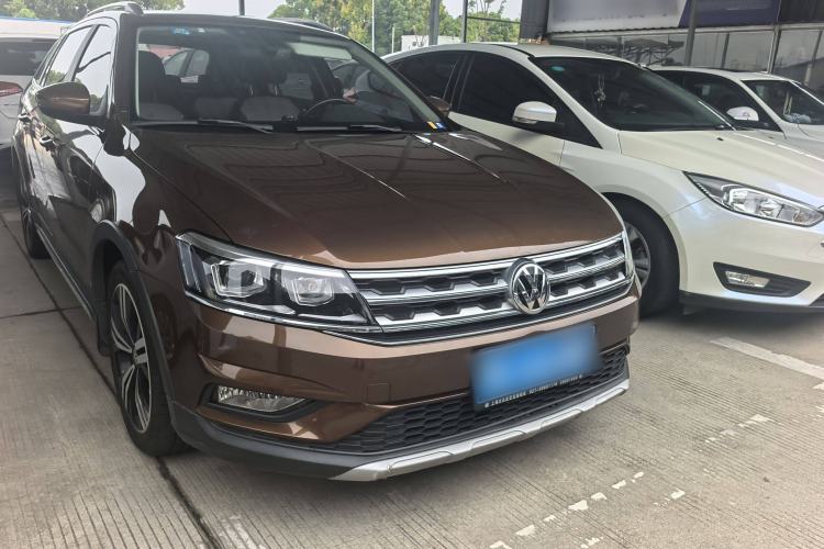 Used Volkswagen Cross Lavida 2016 1.6L Automatic Luxury Edition
