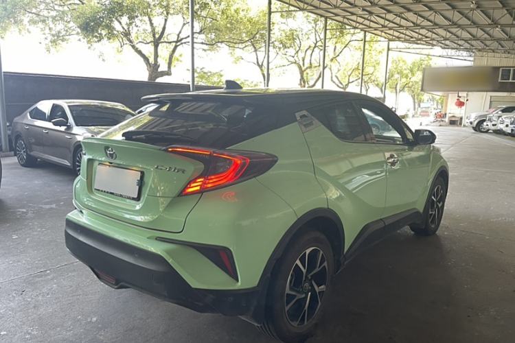 Used Toyota C-HR 2018 2.0L Luxury Sunroof Version China V Emission Standard