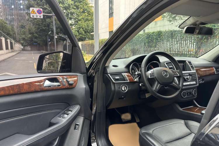 Used Mercedes-Benz M-Class 2014 ML 400 4MATIC Dynamic Model